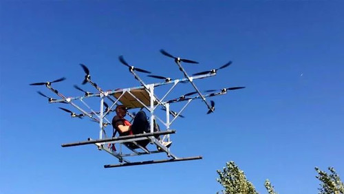 Изобретатель из Нидерландов создал пилотируемый мультикоптер