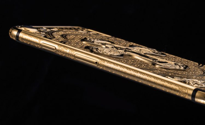 «Спаси и сохрани»: провокационная пасхальная коллекция золотых айфонов