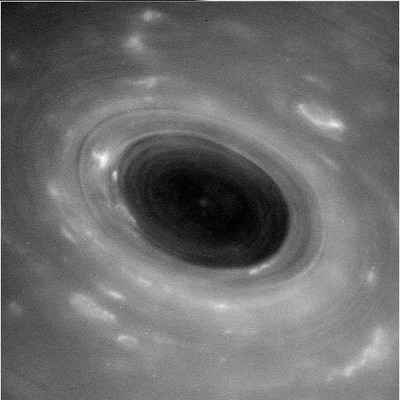 Cassini сделал снимки облаков Сатурна