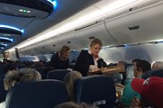 Delta Airlines накормила пассажиров задержанных рейсов бесплатной пиццей