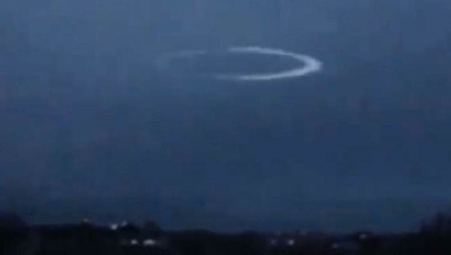 Удар молнии выявил НЛО в небе над США