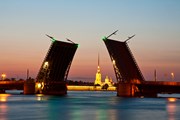 В Санкт-Петербурге начинают разводить мосты