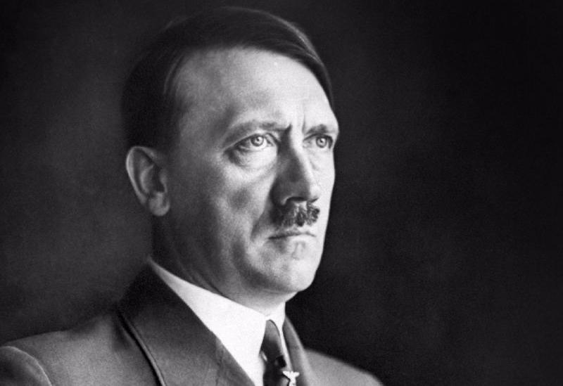 Альбом с личными снимками Гитлера уйдет с молотка