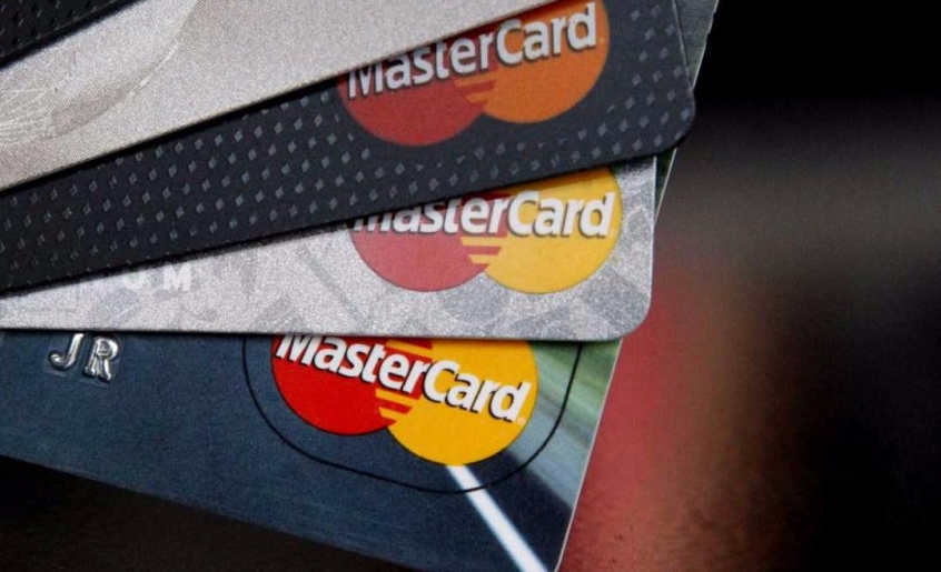 MasterCard выпустила карту с датчиком отпечатков пальцев