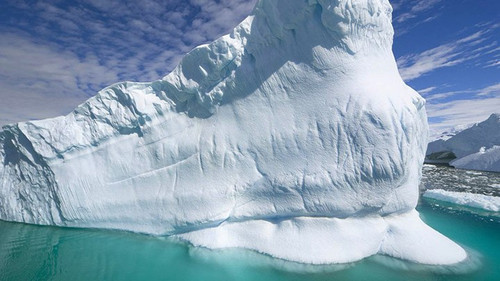 В Гренландии стремительно тает лед