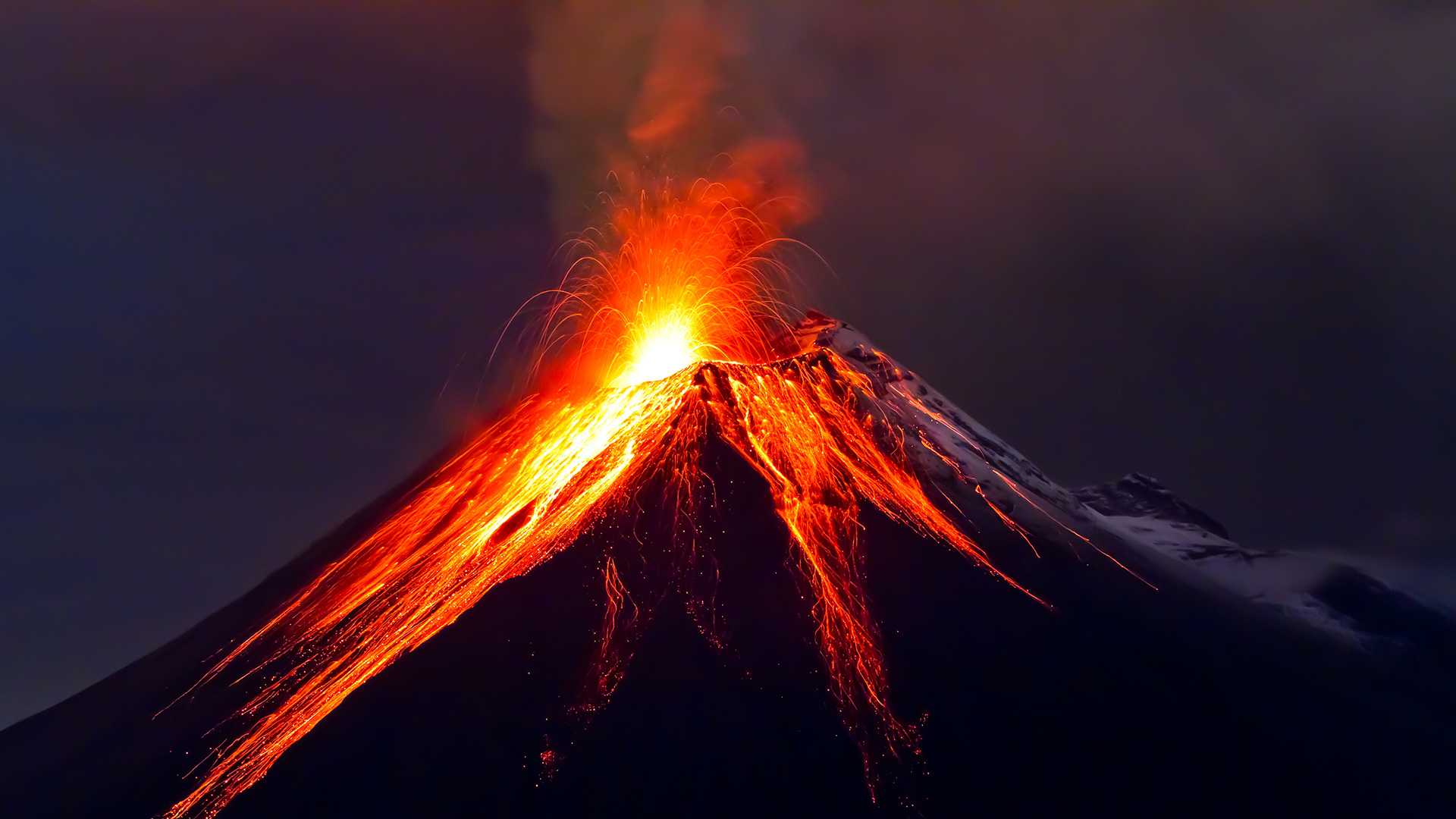 Географ назвал 5 самых опасных вулканов в мире