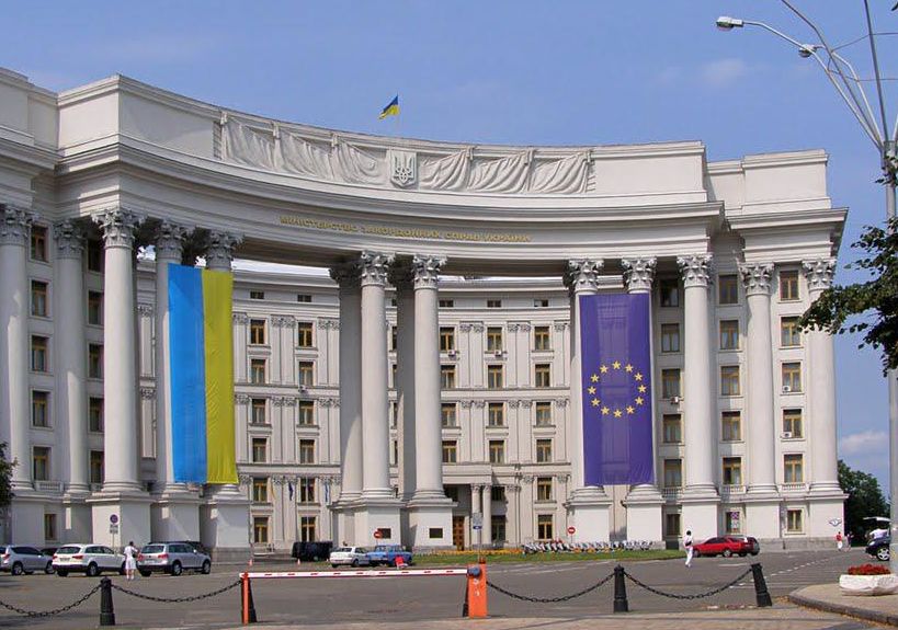 В МИД Украины прокомментировали задержание пьяного российского консула