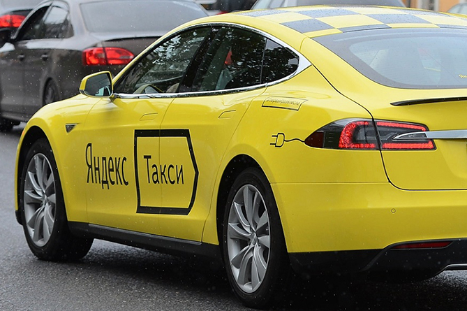 "Яндекс.Такси" ввел фиксированные цены на поездки 