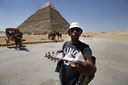 Торговцев сувенирами в Египте накажут на назойливость